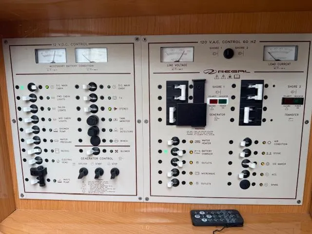 Slide: The Image of Regal Commodore 3260 2001 - 20