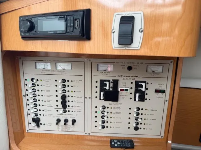 Slide: The Image of Regal Commodore 3260 2001 - 29