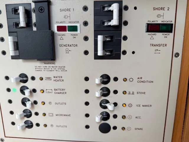 Slide: The Image of Regal Commodore 3260 2001 - 31