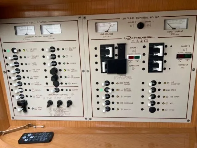 Slide: The Image of Regal Commodore 3260 2001 - 64