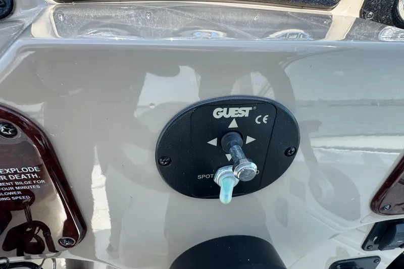 Slide: The Image of Control panel on a 2006 Sea Ray 260 Sundancer boat. - 19