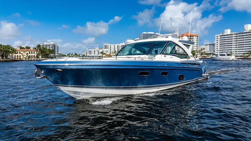 Slide: The Image of 2019 Formula 430 All Sport Crossover boat cruising on a sunny day. - 16