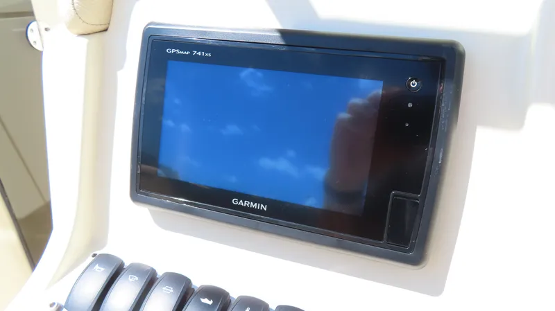Slide: The Image of Garmin GPSMap 741xs on 2018 Chris-Craft Launch 34 dashboard. - 27