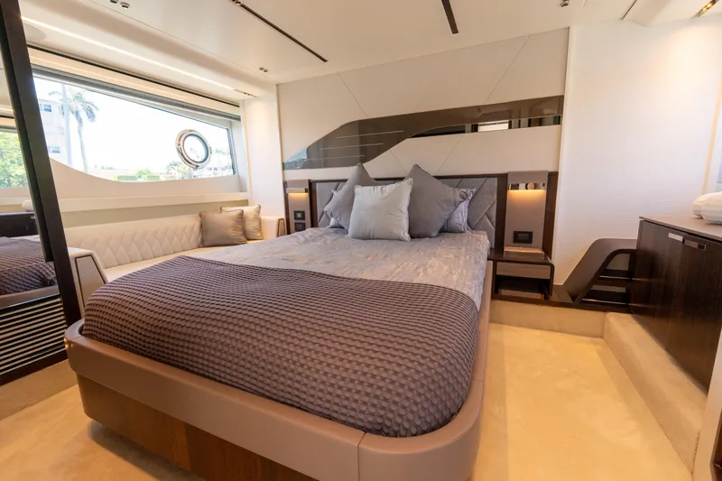 Slide: The Image of Sunseeker Predator 60 2022 - 50