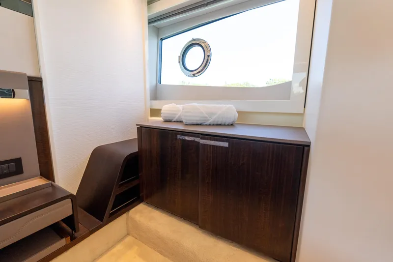 Slide: The Image of Sunseeker Predator 60 2022 - 54