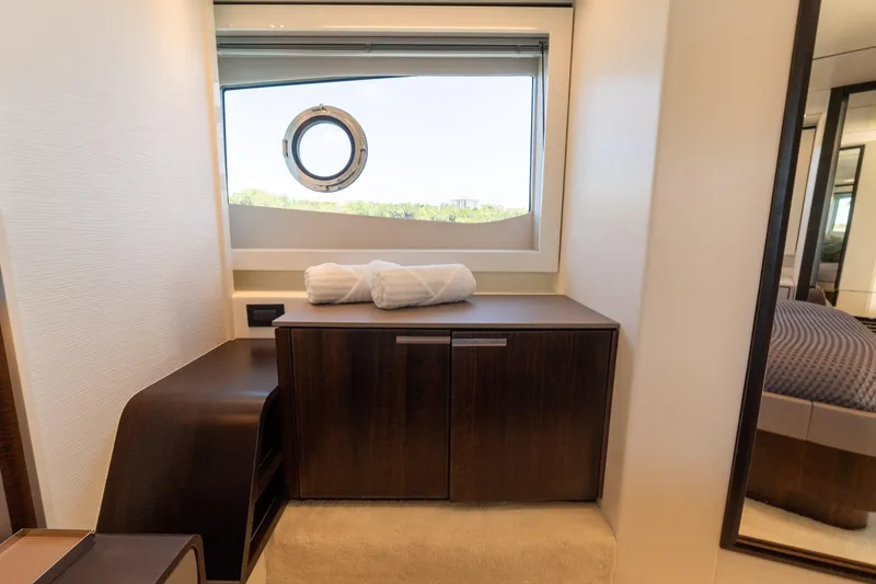 Slide: The Image of Sunseeker Predator 60 2022 - 55