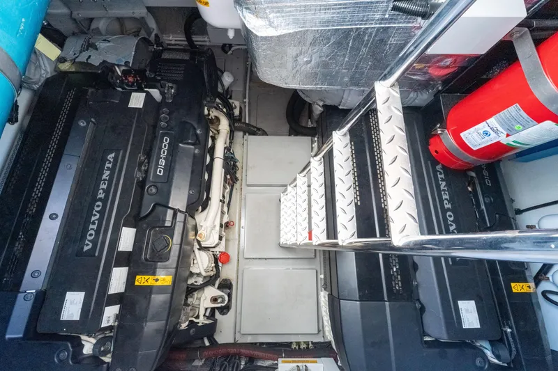 Slide: The Image of Sunseeker Predator 60 2022 - 67