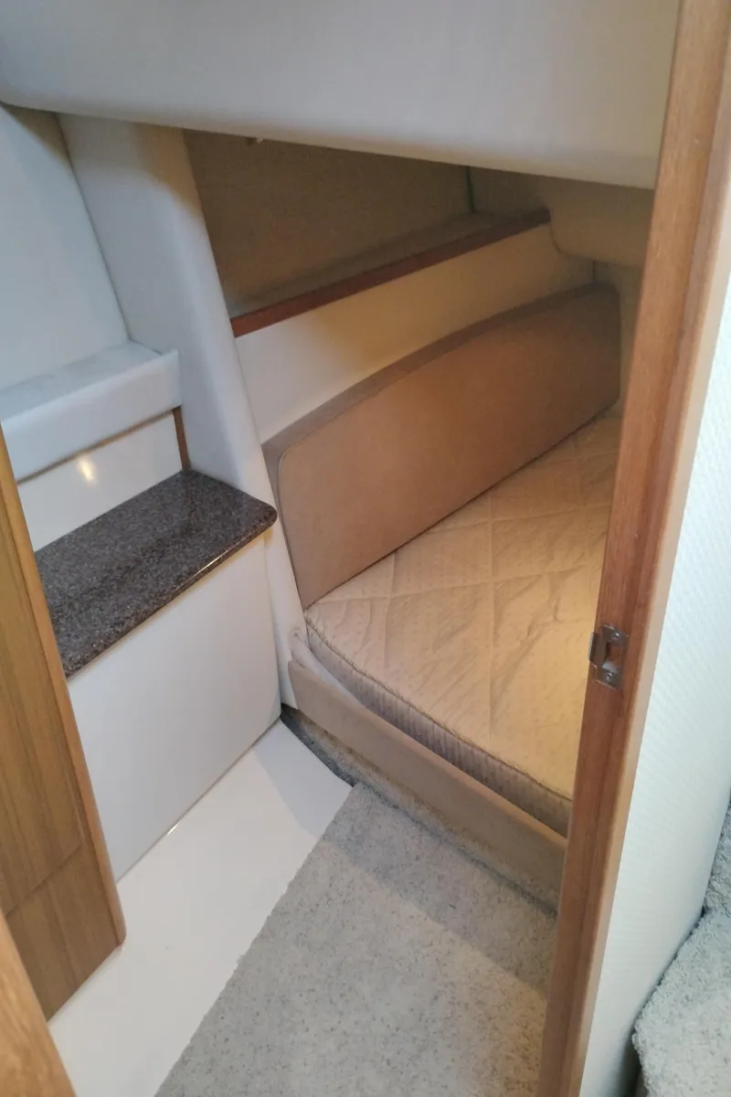 Slide: The Image of Bayliner 3488 Command Bridge Motoryacht 2001 - 58