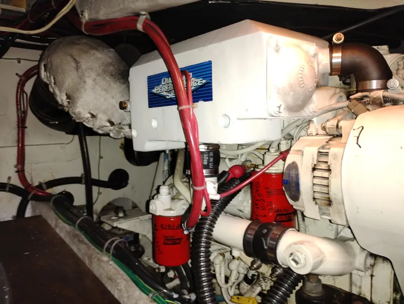 Slide: The Image of Bayliner 3488 Command Bridge Motoryacht 2001 - 60