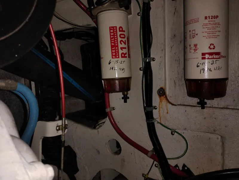 Slide: The Image of Bayliner 3488 Command Bridge Motoryacht 2001 - 62