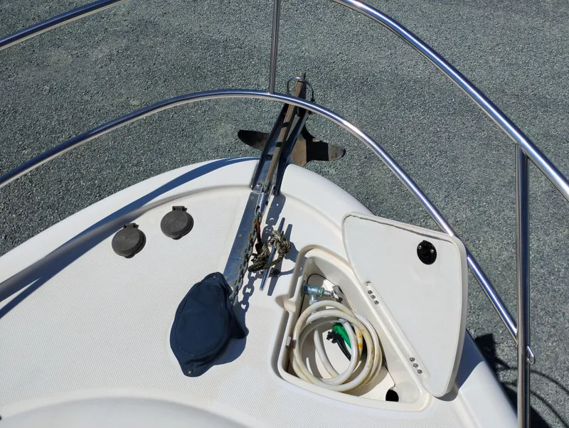 Slide: The Image of Bayliner 3488 Command Bridge Motoryacht 2001 - 70