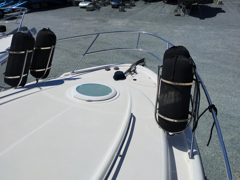 Slide: The Image of Bayliner 3488 Command Bridge Motoryacht 2001 - 71