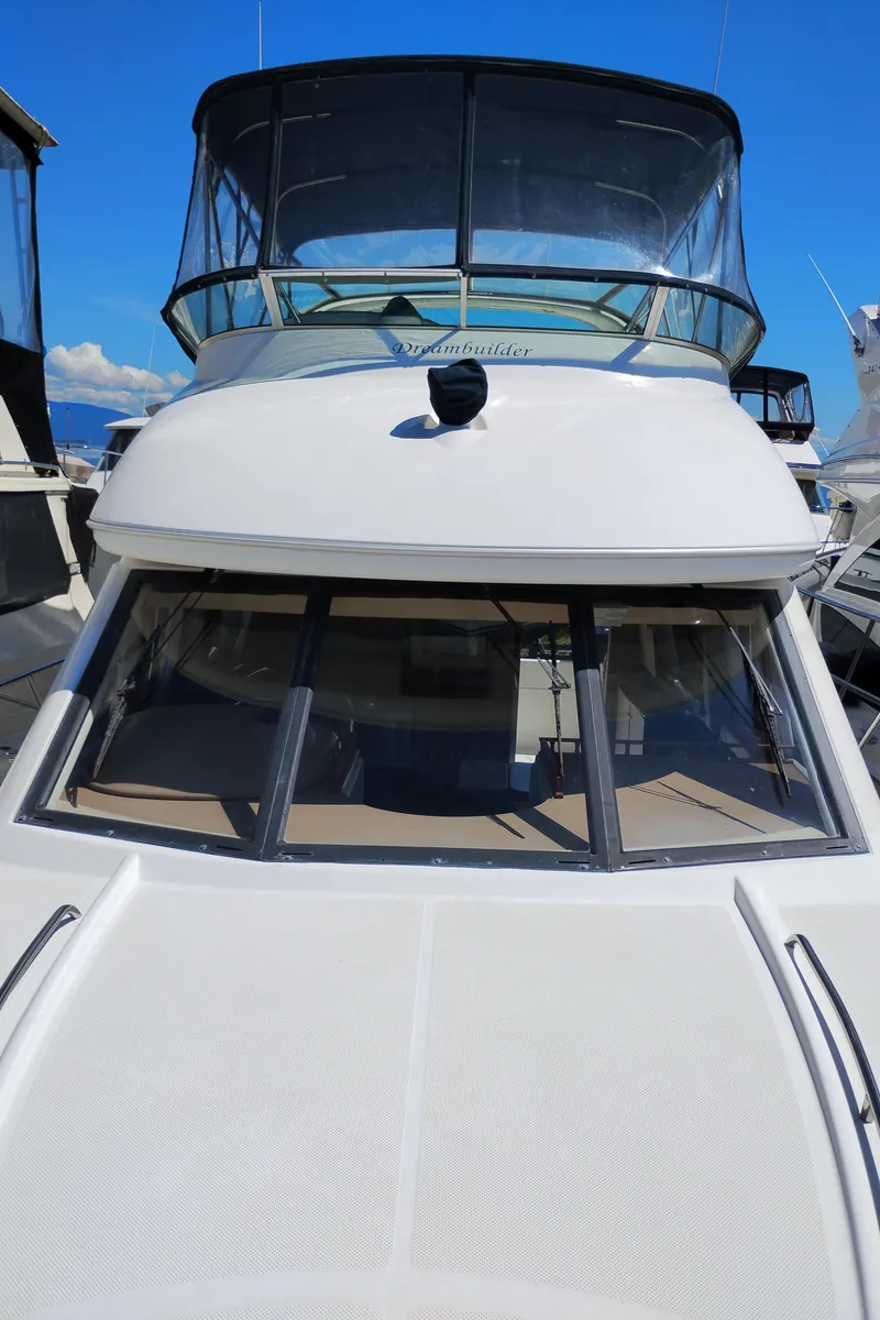 Slide: The Image of Bayliner 3488 Command Bridge Motoryacht 2001 - 75