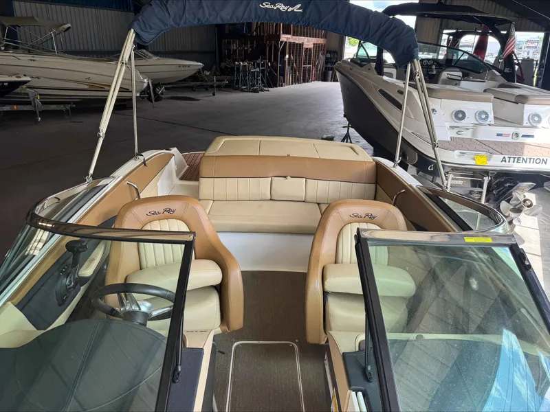 Slide: The Image of Sea Ray 210 SLX 2015 - 6