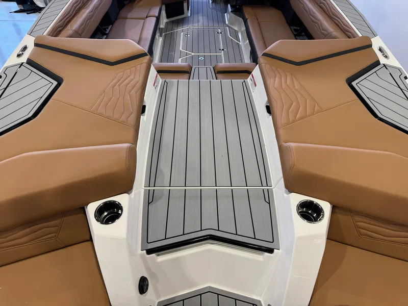 Slide: The Image of Nautique Super Air Nautique G25 2026 - 10