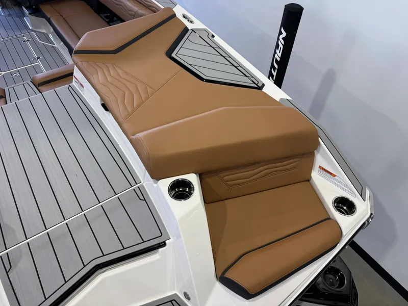 Slide: The Image of Nautique Super Air Nautique G25 2026 - 11