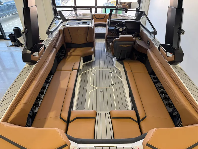 Slide: The Image of Nautique Super Air Nautique G25 2026 - 13