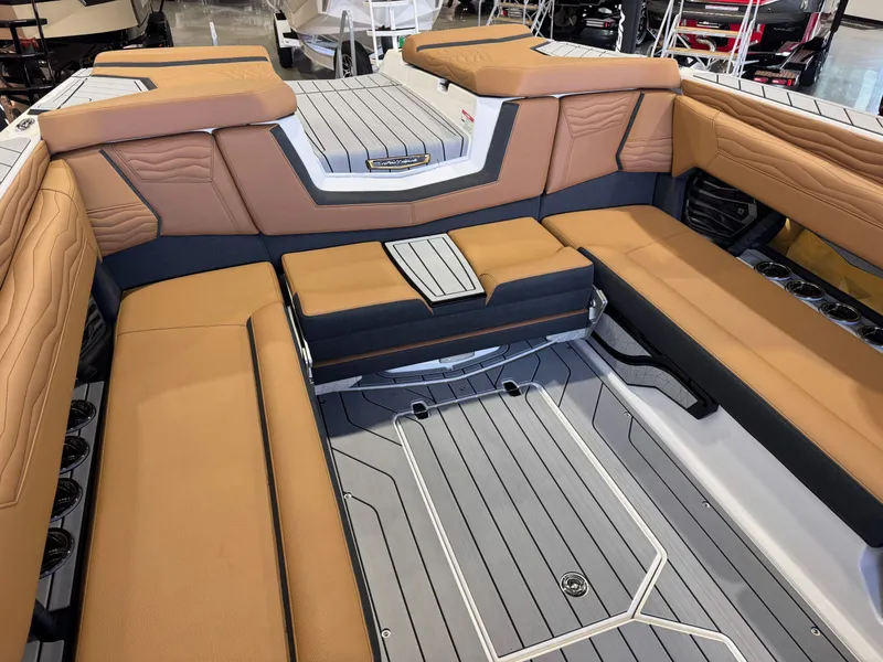 Slide: The Image of Nautique Super Air Nautique G25 2026 - 16