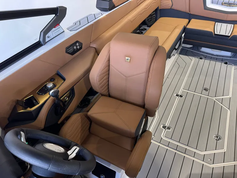 Slide: The Image of Nautique Super Air Nautique G25 2026 - 21