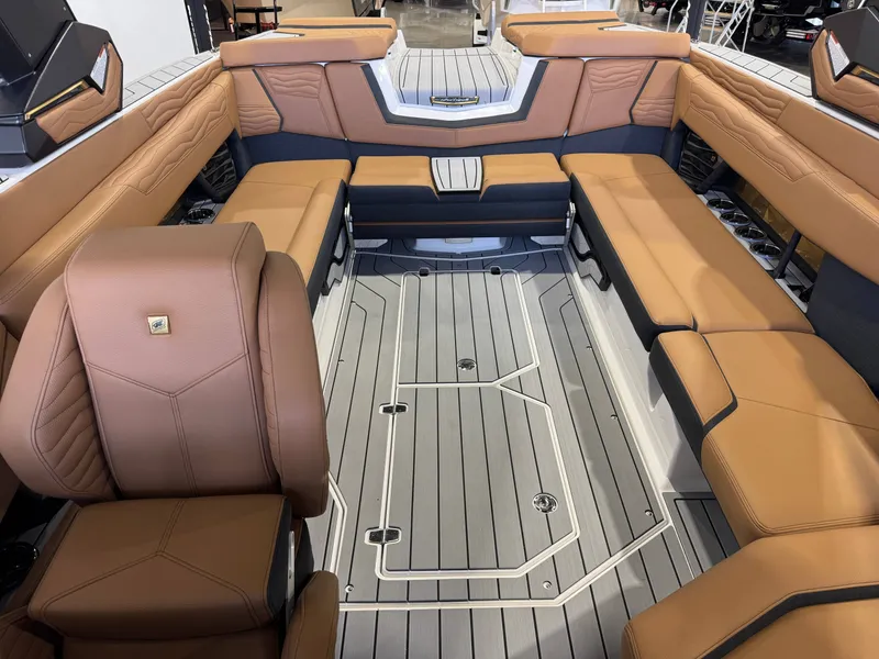 Slide: The Image of Nautique Super Air Nautique G25 2026 - 22