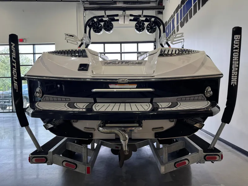Slide: The Image of Nautique Super Air Nautique G23 2013 - 6