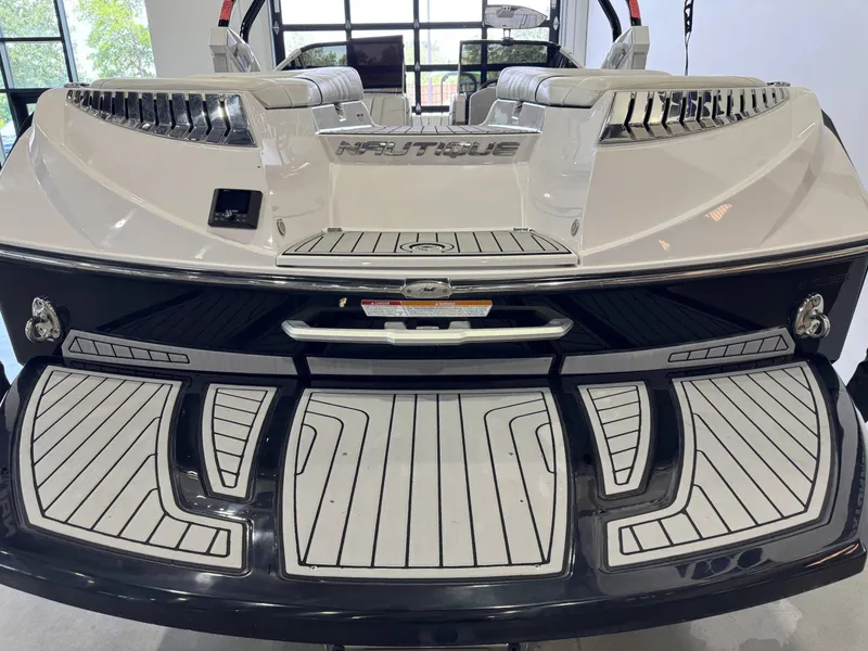 Slide: The Image of Nautique Super Air Nautique G23 2013 - 7