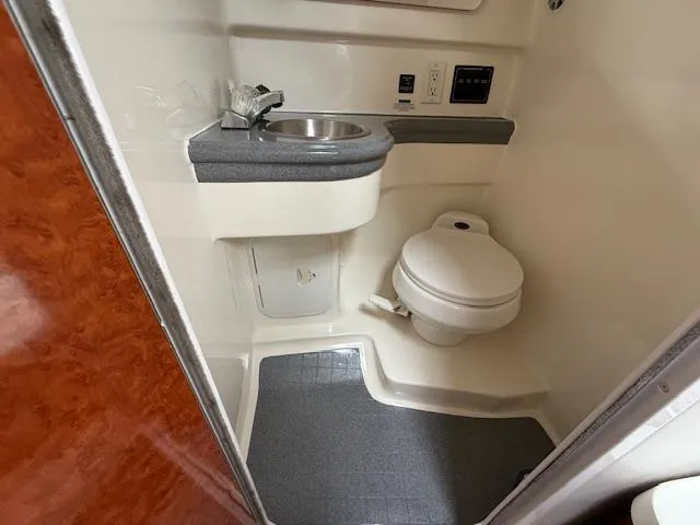 Slide: The Image of Wellcraft 2600 Martinique 2002 - 22