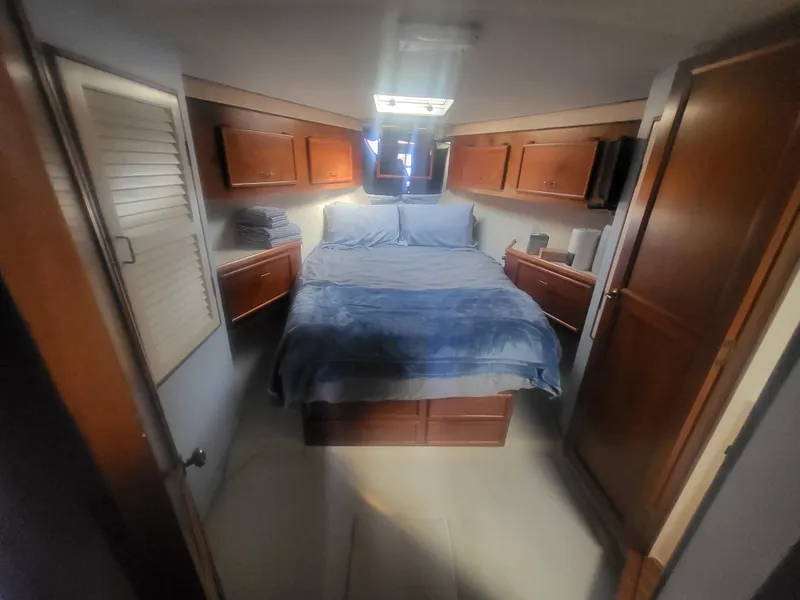 Slide: The Image of Ocean Yachts 48 1989 - 70