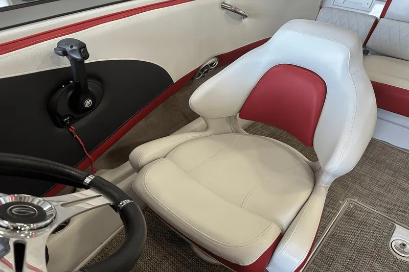 Slide: The Image of Crownline Boats 225 SS 2019 - 12