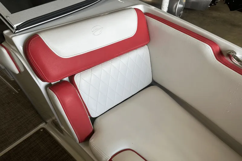 Slide: The Image of Crownline Boats 225 SS 2019 - 17