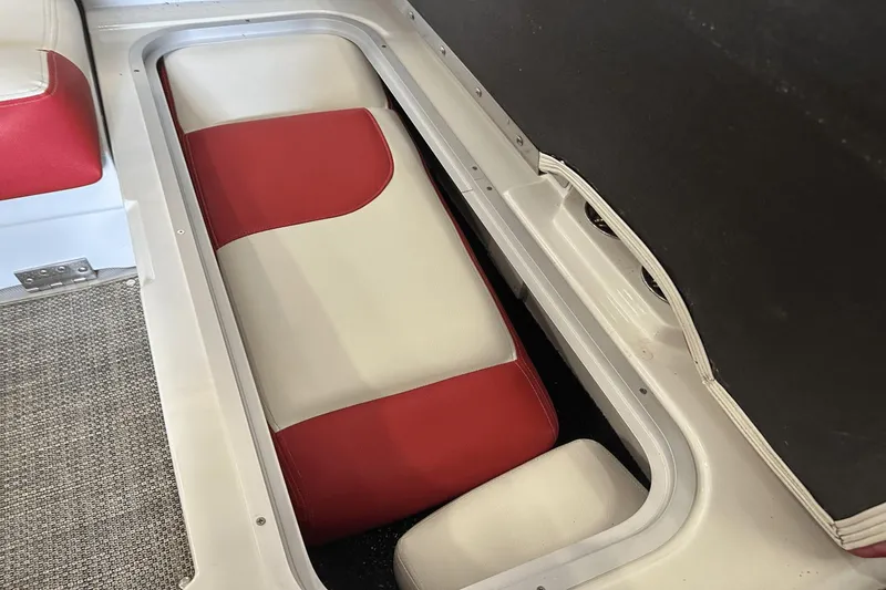 Slide: The Image of Crownline Boats 225 SS 2019 - 28