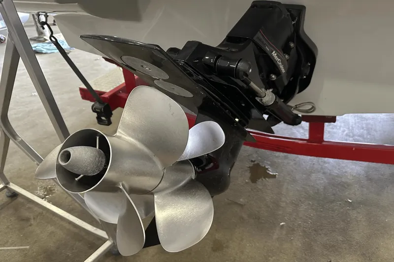 Slide: The Image of Crownline Boats 225 SS 2019 - 34