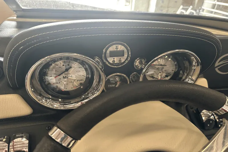 Slide: The Image of Crownline Boats 225 SS 2019 - 7