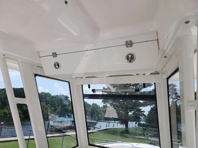 Slide: The Image of Robalo r272 2021 - 7