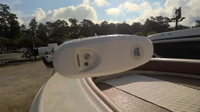 Slide: The Image of Pioneer Islander 180 2023 - 4