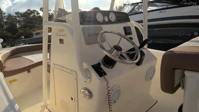 Slide: The Image of Pioneer Islander 180 2023 - 9