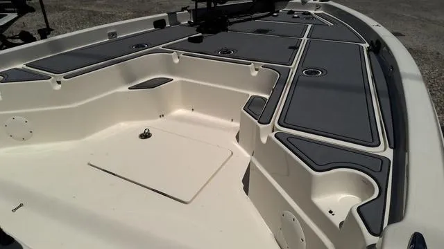 Slide: The Image of Skeeter SX230 2018 - 3