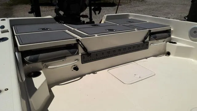 Slide: The Image of Skeeter SX230 2018 - 6