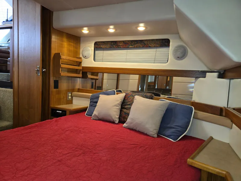 Slide: The Image of Bayliner 4087 Aft Cabin Motoryacht 1997 - 51