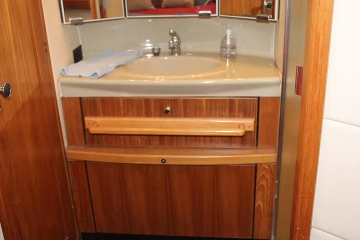 Slide: The Image of Bayliner 4087 Aft Cabin Motoryacht 1997 - 59