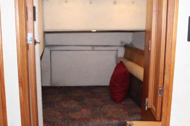 Slide: The Image of Bayliner 4087 Aft Cabin Motoryacht 1997 - 70