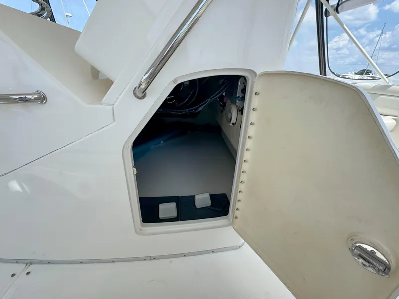 Slide: The Image of Silverton 48 Convertible 2004 - 11