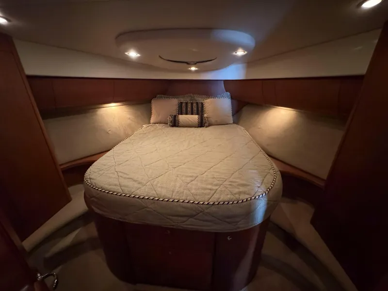 Slide: The Image of Silverton 48 Convertible 2004 - 35