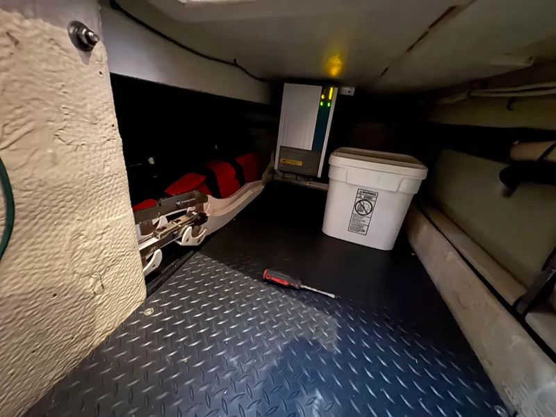 Slide: The Image of Silverton 48 Convertible 2004 - 42