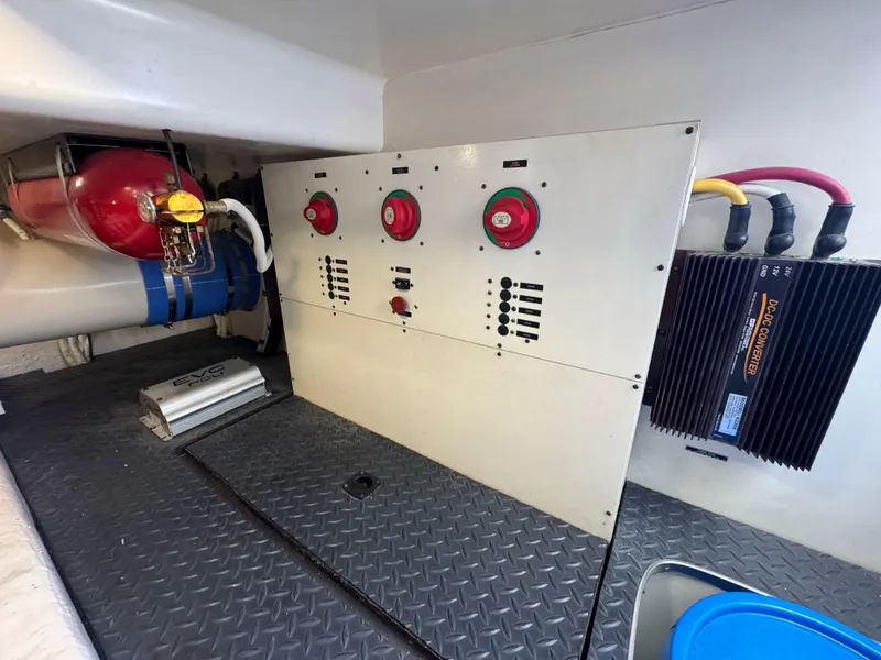 Slide: The Image of Silverton 48 Convertible 2004 - 58