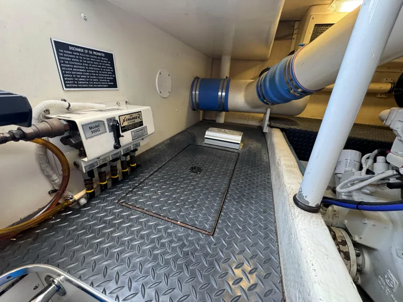 Slide: The Image of Silverton 48 Convertible 2004 - 60