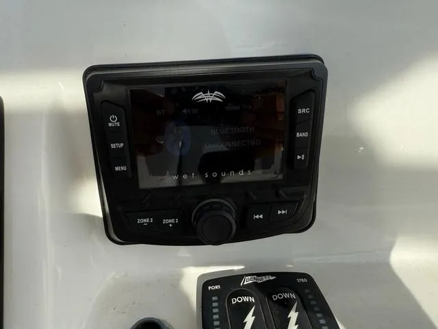 Slide: The Image of Sea Pro 219 Deep V CC 2020 - 12