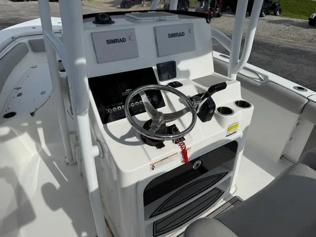 Slide: The Image of Sea Pro 219 Deep V CC 2020 - 16