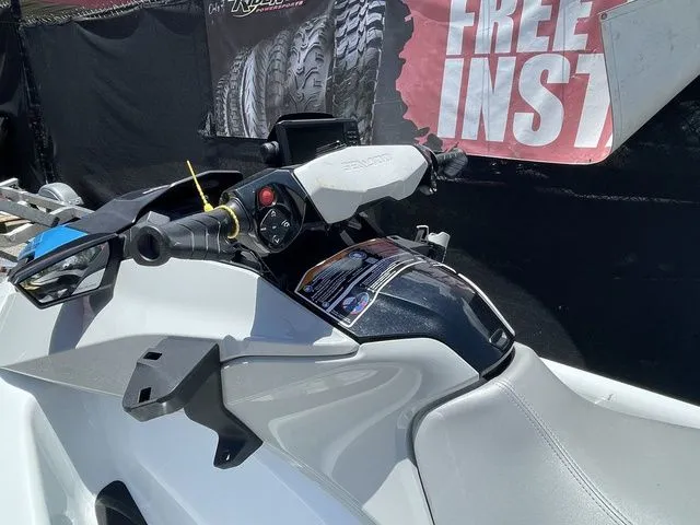 Slide: The Image of Sea-Doo FISH PRO 2022 - 11