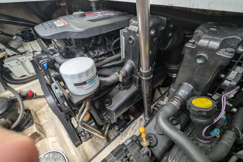 Slide: The Image of Engine compartment of a 2006 Formula 27 Performance Cruiser boat. - 42